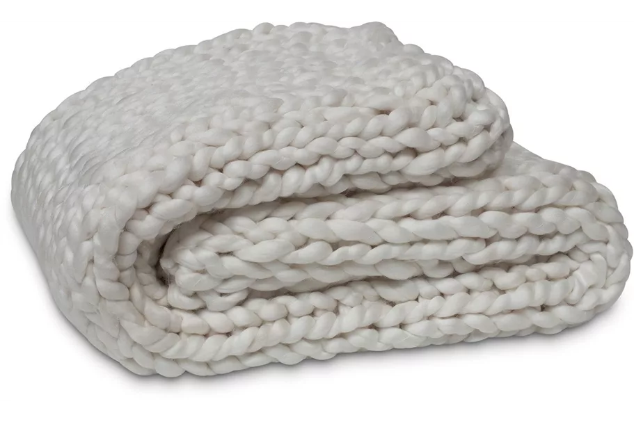 fleur ami Acrylic Knitted Throw (with filler) 130x170cm weiss
