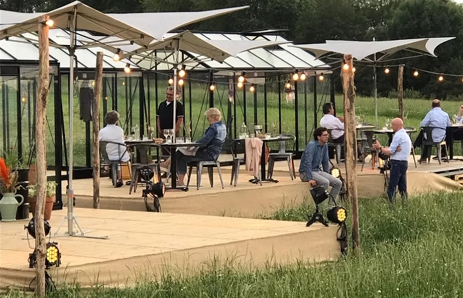 Restaurant lässt Gäste im Gewächshaus essen Olerum