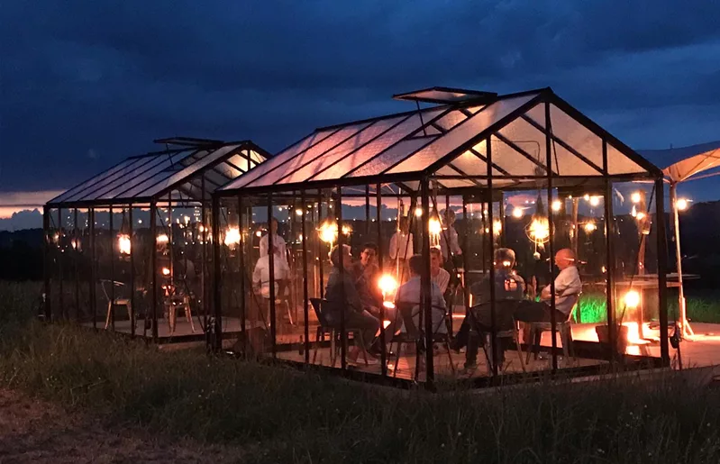 Restaurant lässt Gäste im Gewächshaus essen Olerum