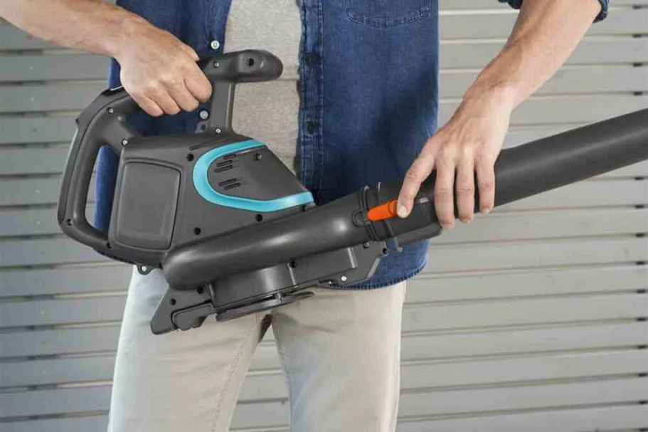 Gardena Akku Laubsauger/Laubbläser PowerJet 40 Li mit Akku und