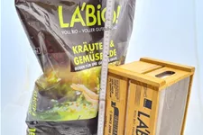 Geschenkset Holzkiste und 15 Liter Erde