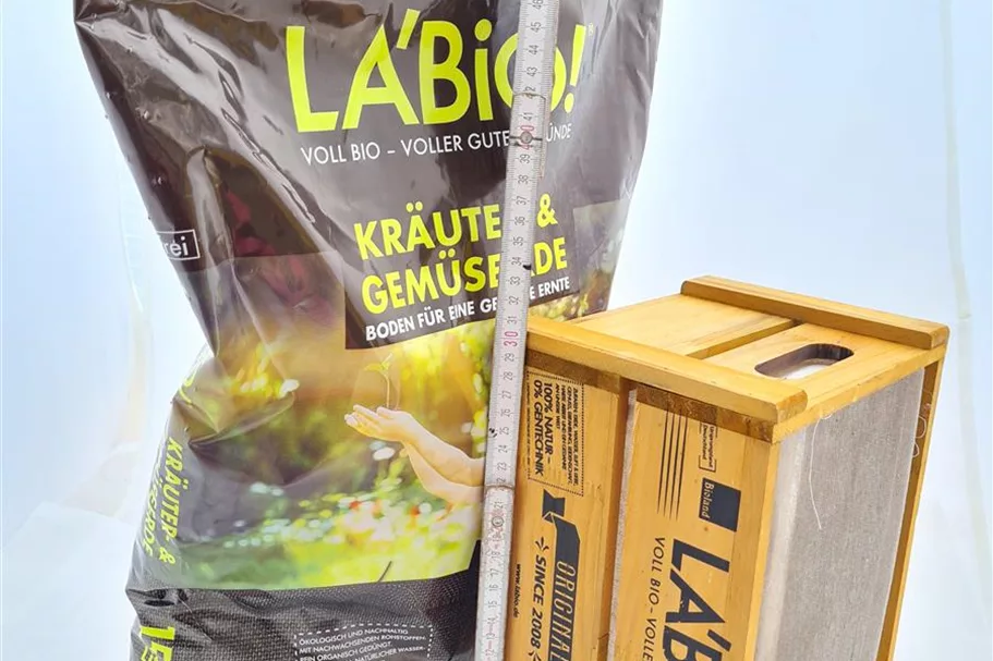 Geschenkset Holzkiste und 15 Liter Erde