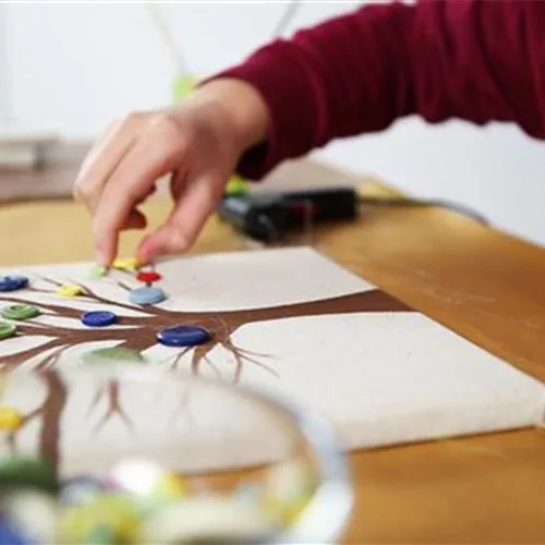 Bunte Knopfbäume gestalten