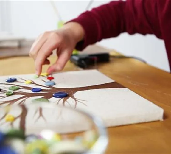 Bunte Knopfbäume gestalten