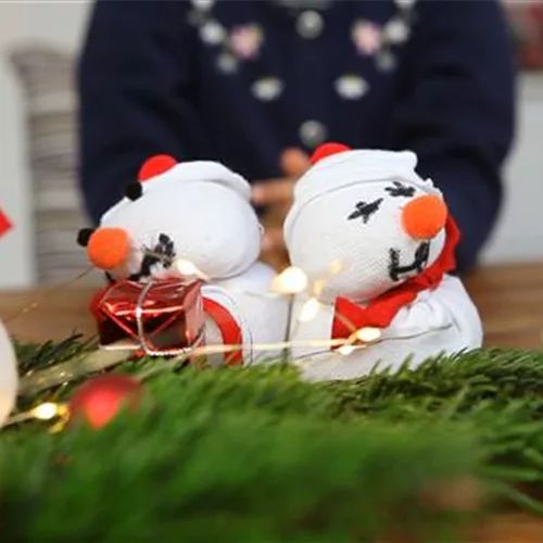 Einen Sockenschneemann basteln