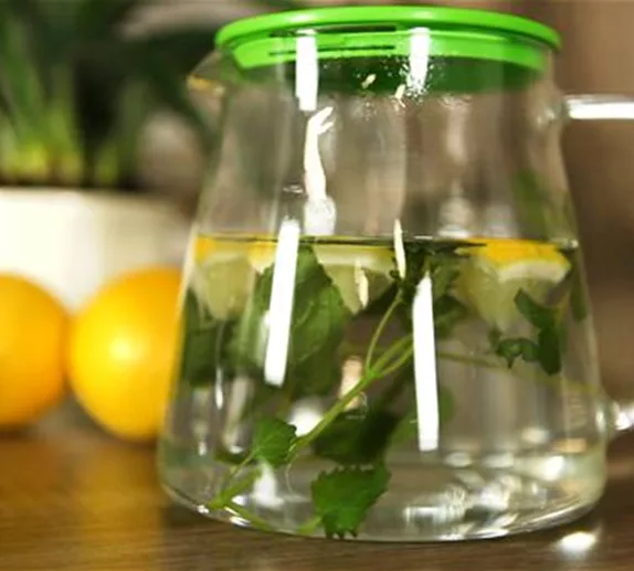 Leckeren Kräutertee zubereiten