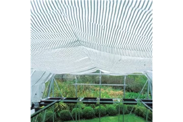 Ein Schattiertuch im Gewächshaus montieren Ein Schattiertuch im Gewächshaus montieren